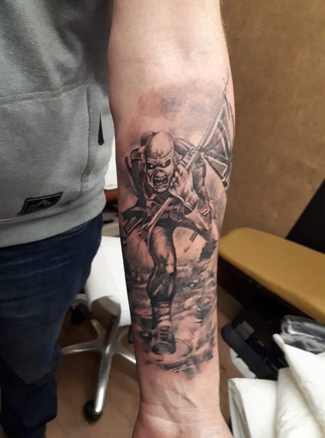 Iron maiden Iron Maiden Tattoo Ideas, Iron Maiden Eddie Tattoo, Heavy Metal Tattoo Ideas, Maiden Name Tattoo, Eddie Tattoo, Heavy Metal Tattoo, Iron Maiden Tattoo, Scotland Tattoo, Metallica Tattoo