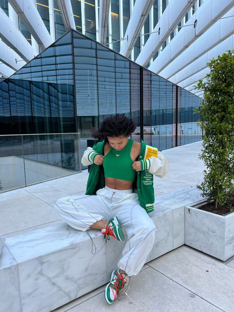 Green and white outfit inspiration off white dunk low white bella hadid tracksuit varisty jacket streetstyle outfit inspiration pose idea aesthetic #dunklow #offwhite #greenandwhite #croptopoutfits #varsityjacketoutfit #varsityjacket #bellahadidstyle #tracksuit #streetstyle #streetwear #streetstylefashion #poseideas #posesparafotos #ideasparafotos #pfp profile picture Pose Idea Aesthetic, Green And White Outfit, White Dunk Low, White Outfit Inspiration, Green Dunks, Off White Dunk, Varsity Jacket Outfit, Idea Aesthetic, Pfp Profile