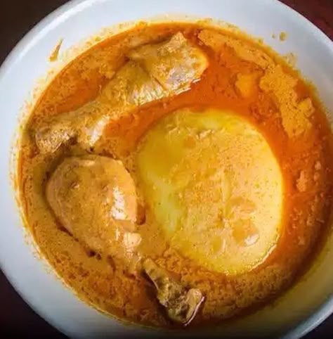 Fufu like a true Ghanaian African Fufu Soup, Fufu Recipe Africans And Soup, Fufu And Egusi Soup, How To Make Fufu And Egusi Soup, Fufu And Egusi Soup Vegan, Ghana Food, Ghanaian Food, Peanut Soup, Africa Food