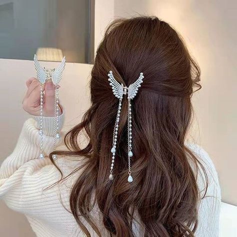 Get this hair tassel clip on amazon at best price. Simply tap on the image to redirect you to the product page. Korean Hair Accessories, Pearl Butterfly, Korean Hair, Butterfly Hair Clip, Pearl Hair Clip, Hair Claws, Fancy Hairstyles, Butterfly Hair, Hair Accessories Jewelry