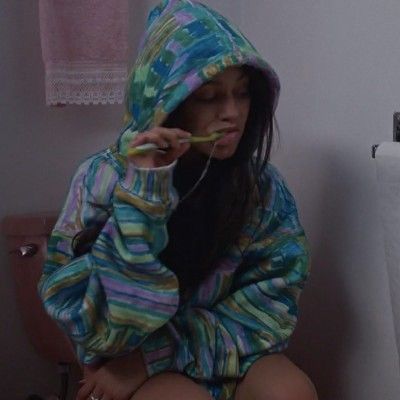 Vada Cavell, Fallout Movie, Baggy Outfit Ideas, The Fallout, Tv Girls, Men Fashion Casual Outfits, Other Outfits, Aesthetic Images, Jenna Ortega