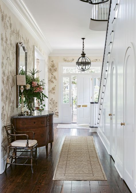 Past Perfected - Tour a century-old South of Broad charmer after a respectful renovation | Charleston SC | Charleston Magazine Charleston Homes Interiors, Bat Decorations On Wall, Estilo Charleston, Bat Decorations, Charleston Style, Interior Design Portfolios, Beautiful Entryways, Charleston Homes, Traditional Interior Design