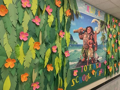 Tropical Hallway Decor School, Hawaii Hallway Decorations, Moana Hallway Decorations, Moana Door Decorations Classroom, Moana Classroom Door, Moana Bulletin Board, Moana Classroom Theme, Hoco Hallway Themes, Lilo And Stitch Classroom Theme