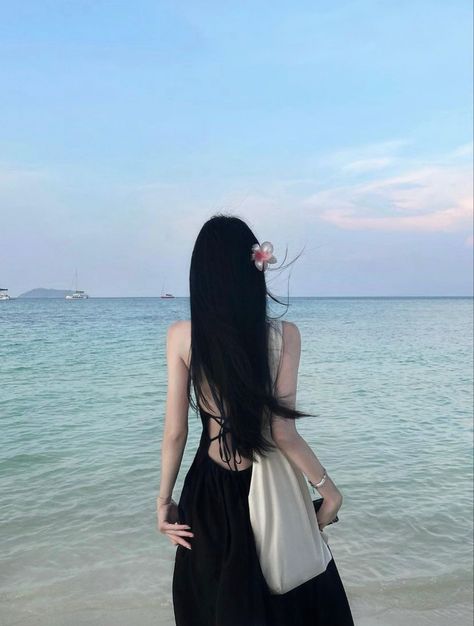 beach summer vibes aesthetic Summer Vibes Aesthetic, Aesthetic Profile Picture Cartoon Soft, Beach Girl Aesthetic, Photobooth Pictures, Foto Tips, Japan Aesthetic, Aesthetic Inspiration, Instagram Photo Ideas Posts, Photo Makeup