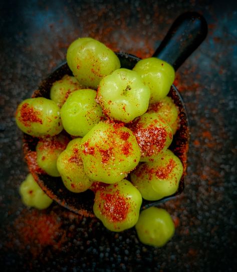 Spiced up tangy star gooseberry Star Gooseberry, Cute Images For Dp, Vietnamese Food, Vietnamese Recipes, Cooking Skills, Chilli Powder, Wedding Card, Spice Things Up, Grapes