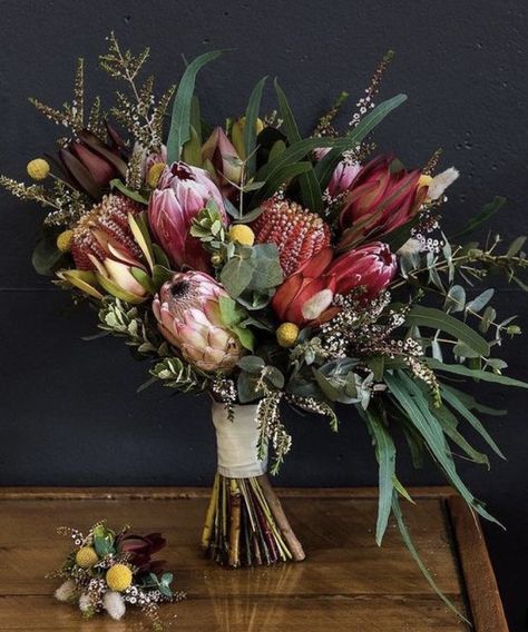 Protea Wedding, Simple Wedding Bouquets, Violet Wedding, Billy Buttons, Protea Flower, Australian Flowers, Fall Flower Arrangements, Australian Native Flowers, Native Flowers