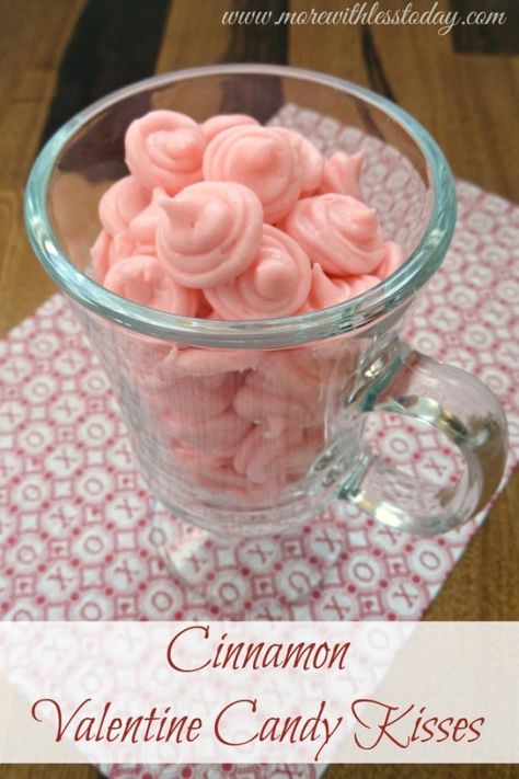 Easy Meringue Cookies, Easy Meringues, Home Made Candy, Meringue Cookie Recipe, Cinnamon Candy, Valentines Day Desserts, Valentines Day Food, Meringue Cookies, Valentine's Day Recipes