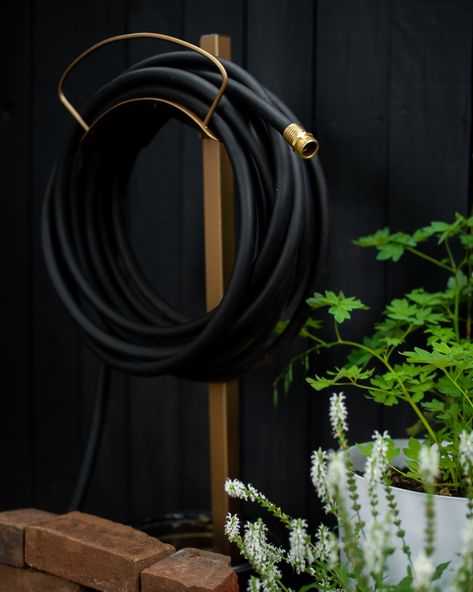 My DIY “Brass” Freestanding Hose Butler – A Home Is Announced Diy Hose Holder Ideas, Water Hose Holder Ideas, Hose Holder Ideas, Garden Hose Storage Ideas, Diy Hose Holder, Hose Storage Ideas, Hose Pot, Hose Stand, Backyard Lazy River