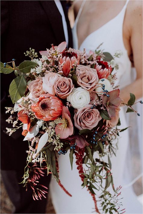 Wedding Colors Rose Gold, Cinnamon Rose, Dusty Pink Weddings, Spring Wedding Decorations, Dusty Rose Wedding, Gold Wedding Decorations, Rose Wedding Bouquet, Mint Wedding, Wedding Forward