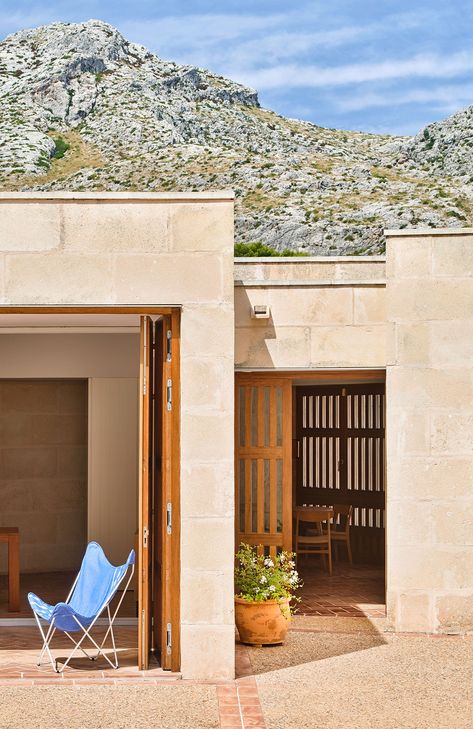 Mallorca Island, Pebble Floor, Interior Minimalista, Traditional Architecture, Brick And Mortar, Color Tile, Contemporary Architecture, Minimalist Home, Modern Minimalist