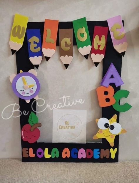 Welcome Back Frame For School, Selfie Board For School, Selfie Frames Ideas School, Back To School Frame, Back To School Photo Booth, School Kids Crafts, School Board Decoration, Welcome To School, School Frame