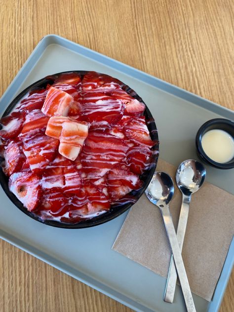 strawberry korean shaved ice woth fresh strawberries and condensed milk Korean Shaved Ice, Milk Aesthetic, Shaved Ice, Fresh Strawberries, Fresh Strawberry, Condensed Milk, Strawberry Shortcake, Strawberries, Milk