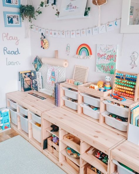 Creating a playroom and home ed space right in our living room has been one of the best decisions we’ve made, especially in our small home. With limited space, we knew we had to get creative and make every corner count, and wow, has it been a game changer!⁣ ⁣ When you’re living in a small home, every square foot is valuable, right? We didn’t have the luxury of a separate playroom or dedicated Pinterest-worthy homeschooling room, but here’s the thing: we also didn’t need it. Instead of stressi... Homeschooling Room, Get Creative, Small Home, Christmas 2024, Learn To Read, The Thing, Game Changer, Living Room, Square