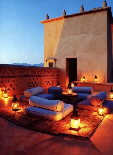 This Moroccan hideaway that seriously turns up the summer heat: | 17 Breathtaking Rooftops You'll Want To Escape To Immediately Moroccan Patio Ideas, Moroccan Patio, Dekorasi Maroko, Moroccan Courtyard, Terrazas Chill Out, Courtyard Ideas, Terrasse Design, Rooftop Terrace Design, 카페 인테리어 디자�인