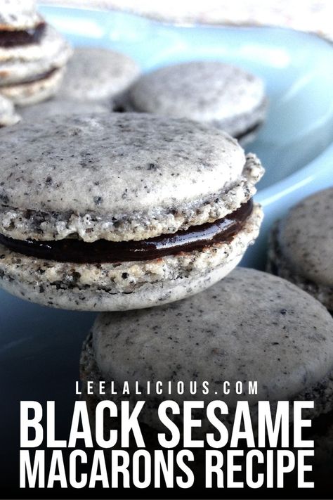 Sweet and crunchy macarons flavored with black sesame and filled with black sesame buttercream! Enjoy these Black Sesame Macarons! Black Sesame Buttercream, Black Sesame Macarons, Sesame Dessert, Black Sesame Cookies, Black Sesame Dessert, Macarons Recipe Easy, Make Macarons, Pin Wall, Macarons Recipe