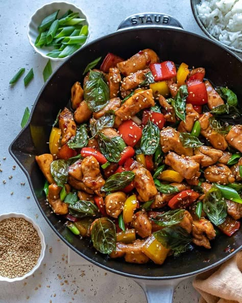 Easy Thai Basil Chicken Recipe | Healthy Fitness Meals Chicken Basil Recipes, Thai Basil Recipes, Thai Chicken Recipes, Thai Basil Chicken, Fitness Meals, Healthy Chicken Recipes Easy, Dinner Recipes Easy, Basil Recipes, Healthy Fitness Meals