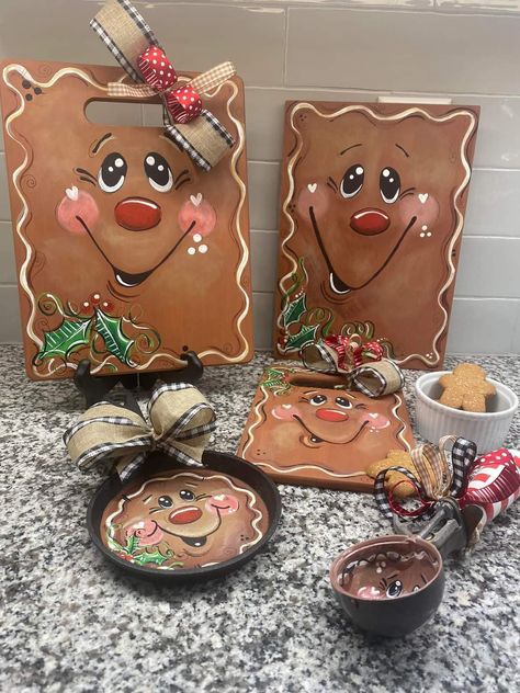 Gingerbread Man Painting Ideas, Gingerbread Man Faces, Gingerbread Men Crafts, Gingerbread Bites, Gingerbread Pictures, Gingerbread Painting, Gingerbread Diy Crafts, Vintage Gingerbread Man, Toll Painting