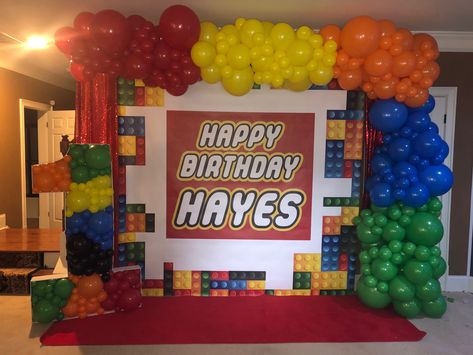 Lego Theme Balloon Arch, Lego Balloon Garland, Lego Party Balloons, Lego Balloons, Lego Decor, Bday Themes, Lego Themed Party, Lego Theme, Lego Decorations