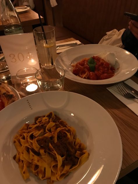 Date Night Italian Dinner, Brown Cooking Aesthetic, Dinner Date Aesthetic Restaurant, Fancy Italian Restaurant Aesthetic, Pasta Date Aesthetic, Rich Food Astethic, Fancy Dinner Date Aesthetic, Rich Dinner Aesthetic, Fancy Italian Food