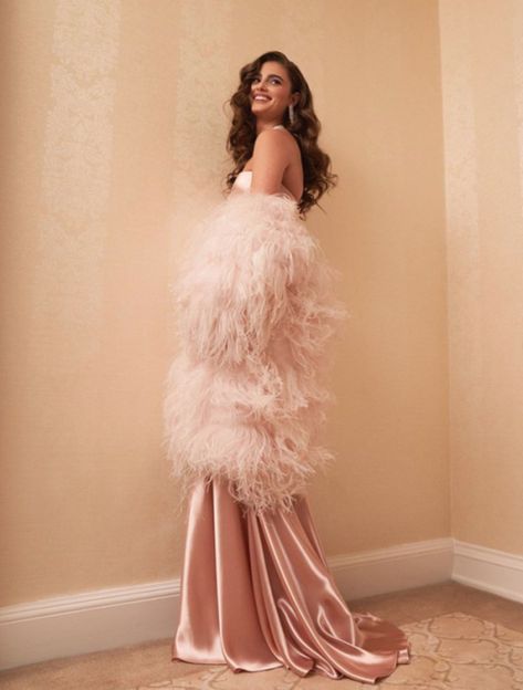 Taylor Hill Outfits, Old Hollywood Prom, Old Hollywood Dress, Feather Coat, Met Gala Dresses, Satin Evening Gown, Hollywood Dress, Gala Fashion, Taylor Marie Hill