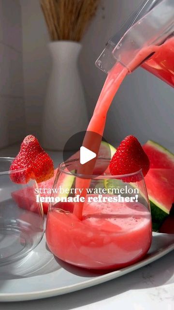 Lemonade Refresher, Watermelon Cocktail, Watermelon Strawberry, Plantbased Recipes, Tropical Bridal, Watermelon Lemonade, Lemon Flavor, Strawberry Lemon, Diet Drinks