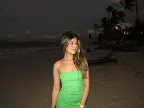 green dress, indian girl, beach aesthetic, vacation aesthetic, punta cana, balayage, model, canadian, american, resort, tanned, happy Resort Pics Ideas, Punta Cana Inspo Pics, Dominican Republic Photo Ideas, Vacation Digital Camera Photos, Punta Cana Photo Ideas, Resort Photo Ideas, Resort Picture Ideas, Punta Cana Aesthetic, Trip Photo Ideas