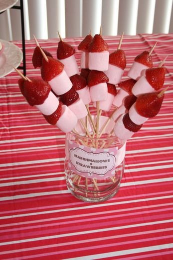 marshmellows and strawberries Pinkalicious Birthday Party, Pink Party Foods, Pinkalicious Party, Pink Snacks, Birthday Snacks, Birthday Party Snacks, Strawberry Party, Barbie Birthday Party, Pink Birthday Party