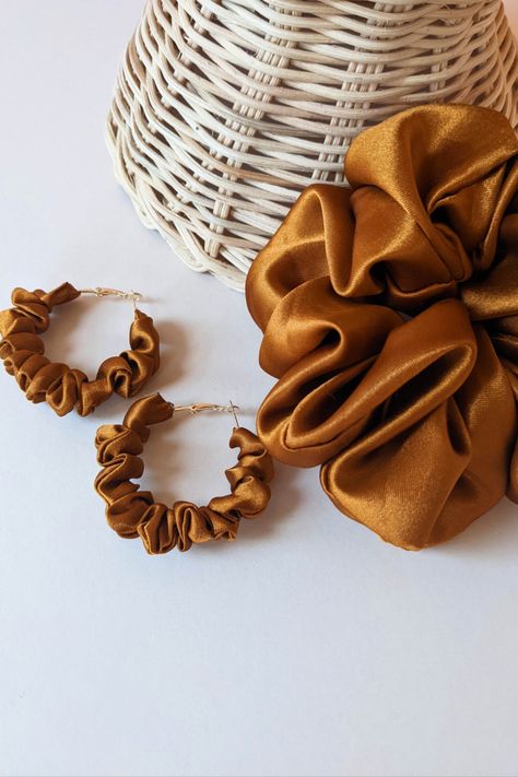 scrunchie earrings golden vintage Gold Scrunchie, Thank You Mum, Oversized Scrunchie, Mama Cloth, Vintage Fabrics, Satin Fabric, Scrunchies, In London, Short Hair Styles