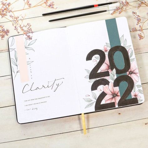 Bullet Journal Yearly, Bullet Journal Set Up, Bullet Journal Ideas Templates, Creating A Bullet Journal, Bullet Journal Cover Page, Bullet Journal Cover Ideas, Journal Idea, Bullet Planner, Bullet Journal Notebook