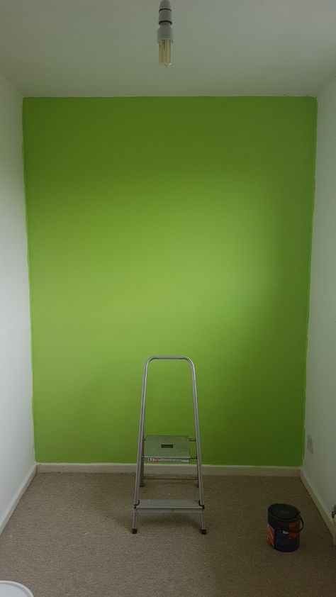 Kiwi Crush Dulux paint for Oliver's bedroom. Love a bit of bright green! Bright Green Bedroom Walls, Lime Green Wall, Bright Green Bedroom Ideas, Bright Green Walls, Bright Green Bedroom, Green Painted Walls Bedroom, Girls Bedroom Teal, Green Wall Paint Colors, Bright Green Paint