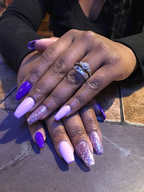 Lavender Purple Nails, Finger Designs, Lavender Nails, Nice Nails, Fingers Design, Purple Accents, Sparkly Nails, Purple Lavender, Accent Nails