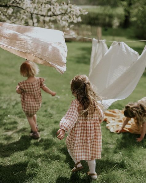 Sisters Photoshoot Poses, Farm Lifestyle, Farm Photo, Country Kids, San Francesco, Summer Family, Shooting Photo, Mini Session, Mini Sessions