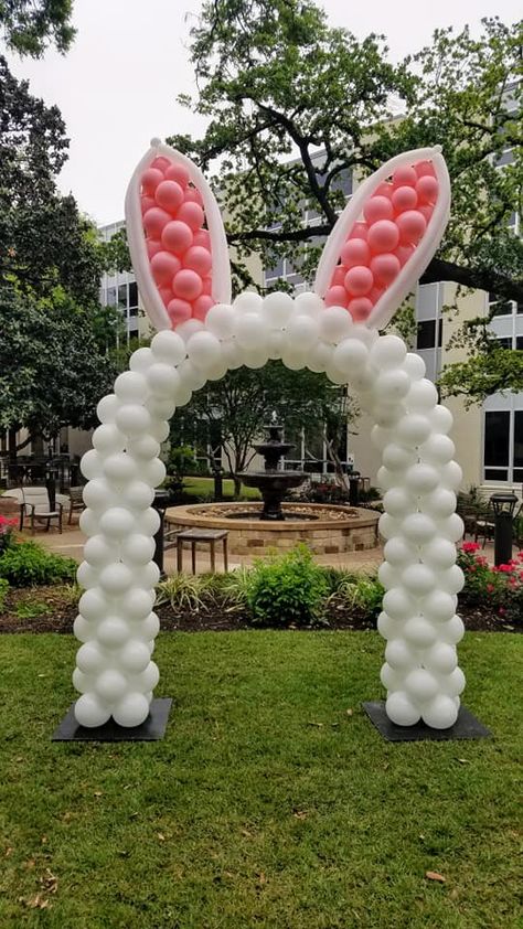 Some Bunny Is One Balloons, Easter Balloon Backdrop, Easter Balloons Ideas, Bunny Balloon Arch, Easter Party Decorations Outdoor, Easter Balloon Decorations, Easter Balloon Ideas, Easter Balloon Arch, Easter Egg Cakes