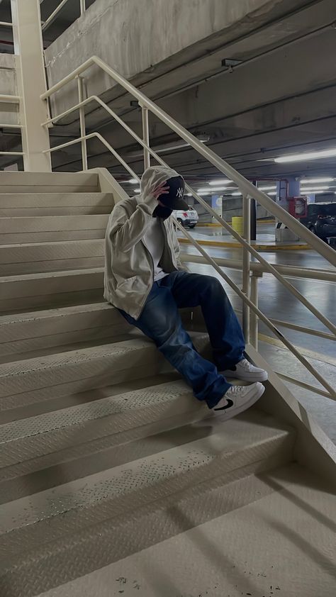 Poses On Stairs Instagram Men, Stairs Aesthetic Pose, Stair Poses Men, Stair Poses, Stairway Pictures, Guys Poses, Stairs Photography, Staircase Pictures, Ig Poses