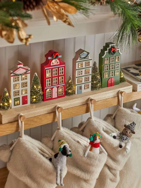 Ideas Decoracion Navidad, Target Christmas, Target Holiday, Christmas Inspo, Christmas Bedroom, Christmas Decor Ideas, Noel Christmas, Christmas Mood, Christmas Aesthetic