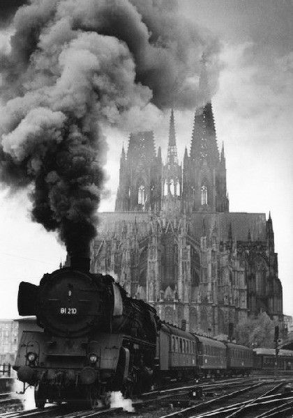 Cathedral Architecture, Sacred Architecture, Cologne Germany, Gothic Architecture, Steam Trains, Train Tracks, A Train, Historical Photos, Old Pictures