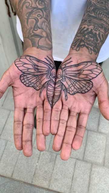 Luke.A.Ashley on Instagram: "Nearly 6 weeks since we made these for Tin 🙌 Really enjoy the ones that go over both palms! 🧡 Made at my studio in London @auraninetyfour 💀 using @vladbladirons 🖤 #tattoo #palmtattoo #handtattoo #mothtattoo #moth #fingertattoo #blackworktattoo #blackworkers #blxckink #tattoodo #onlythedarkest #inkmindcrew #inkofkings #minimalarchivetattoo #d_world_of_ink #tattoosnob #outlinetattoo #lineworktattoo #londontattoo #londontattooartist #skulltattoo #neotraditional #neo Hand Palm Tattoos, Finger Tats, Bug Tattoo, Palm Tattoos, Witch Tattoo, London Tattoo, Moth Tattoo, Leg Tattoo Men, Line Work Tattoo