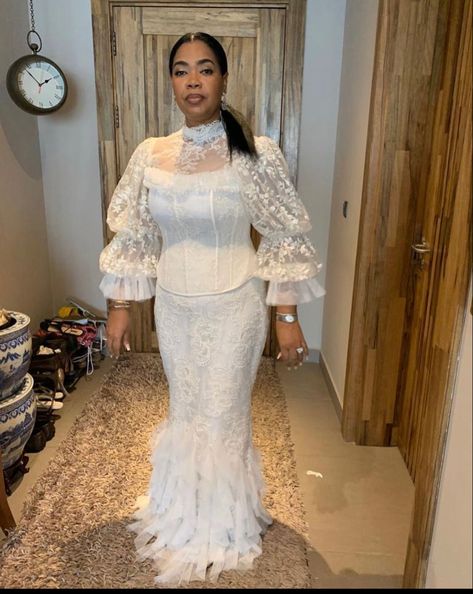 Kente Styles For Mother Of Bride, White Lace Styles, Lace Boubou, Asoebi Styles Lace, White Lace Prom Dress, Mum Style, African Bridal Dress, African Fabric Dress, African Bride