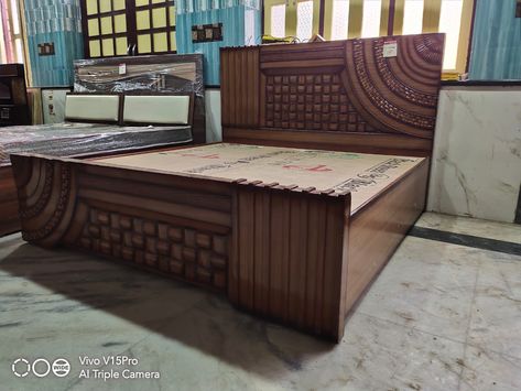 Sagwan Wood Bed Design, Carving Bed Design, Teakwood Furniture, Classic Bedroom Furniture, Bed Without Storage, Bedroom Set Designs, Bedroom Decorating Tips, Box Bed Design, Boys Kurta Design