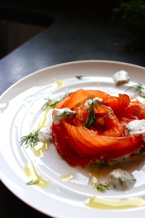 Gravlax Recipe, Cured Meat Recipes, Good Fish, Gourmet Food Plating, Twenty Four, Favourite Food, Cajun Recipes, Dinner With Friends, Cured Meats