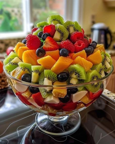 Fruit Bowl Ideas, Fruit Kabob, Yummy Fruit, Fruit Platter Designs, Healthy Food Menu, Healthy Food Dishes, Fruit Salad Recipes, Healthy Lifestyle Food, Healthy Food Motivation