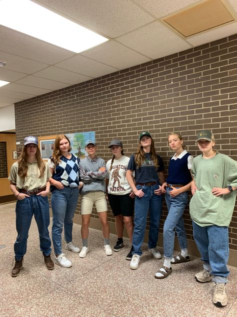 Bbq Dad Outfit Spirit Week, Dad Outfits, Spirit Days, Spirit Week Outfits, Week Outfits, Hollywood Scenes, Hoco Dress, Dress Up Day, Blockbuster Movies