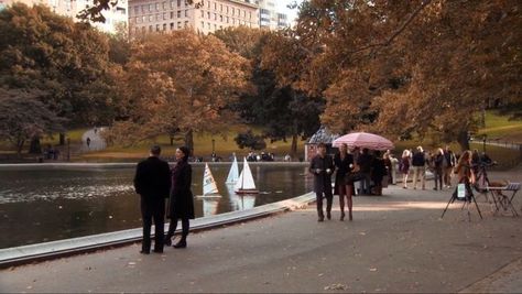 Nyc Coffee, Stile Blair Waldorf, Nyc Fall, Autumn In New York, Nyc Life, Burgundy Nails, Brooklyn Baby, Season Of The Witch, Upper East Side