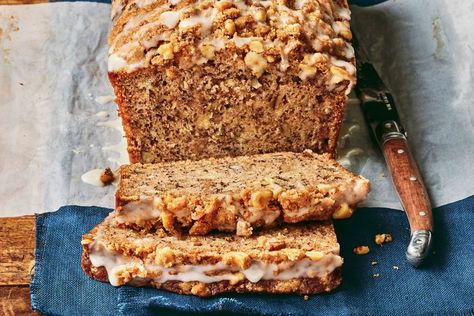 Black Walnut Banana Bread Black Walnuts Recipes, Walnut Banana Bread, Banana Bread Recipe Healthy, Wholesome Yum, Walnut Recipes, Easy Banana Bread Recipe, Healthy Banana Bread, Best Banana Bread, Banana Nut Bread