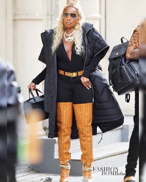 Mary J Blige Fashion, Misa Hylton, Celebrity Boots, Mary J Blige, Hip Hop And R&b, Mary J, Favorite Hairstyles, Reversible Belt, Complete Outfits