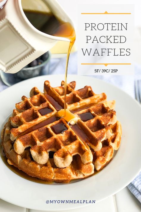 How To Make Protein Waffles, High Protein Kodiak Waffles, Kodiak Protein Waffles, Kodiak Waffle Recipe, Macro Friendly Recipes Breakfast, Kodiak Waffles, Waffles Protein, Sweet Chaffles, Packing Dishes