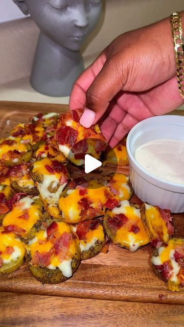 Sliced Potatoes In The Oven With Cheese, Oven Baked Potato Slices, Sliced Baked Potatoes In The Oven Cheese, Oven Baked Potato Slices Butter, Baked Potato Add Ons, Loaded Potato Bites, Loaded Potato, Potato Bites, Sharp Cheddar Cheese