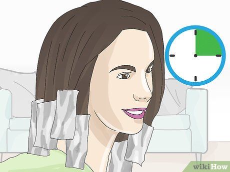 6 Ways to Do Ombre (Dip Dye) Hair at Home - wikiHow Dip Dye Hair Brunette, Ombre At Home, Dye Hair At Home, Dip Dye Diy, Dyed Ends Of Hair, Ombre Hair Color For Brunettes, Diy Ombre Hair, How To Do Ombre, Dipped Hair