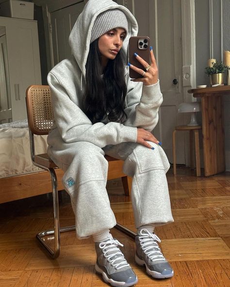 Danie (@danie.sierra) • Instagram photos and videos Danie Sierra Outfit, Streetwear Fashion, Personal Style, Cool Outfits, Street Wear, Outfit Inspo, Photo And Video, Instagram Photo, How To Wear