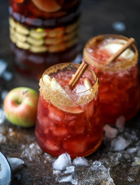 Apple Cider Sangria Recipe, Sangria Cocktail, Cider Sangria, Apple Cider Sangria, Red Sangria, Sangria Recipes, Fall Drinks, Holiday Drinks, Red Apple